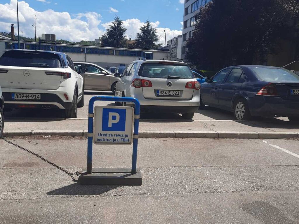 Rješavanje problema parkiranja i pristupa stambenoj zgradi u Ulici Ložionička na brojevima 5, 7 i 9